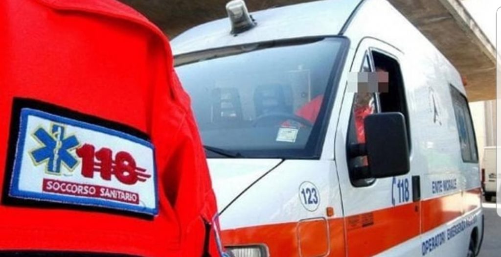 Ambulanza a pagamento per chi si sballa : chi viene trovato ubriaco o drogato dovrà pagare il trasporto