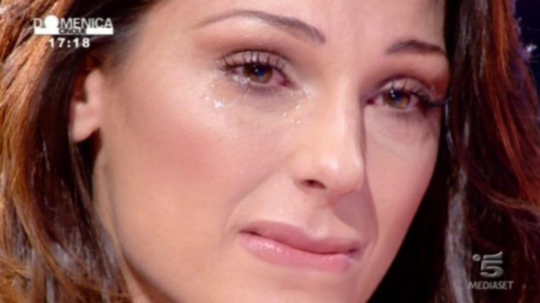 Anna Tatangelo in ospedale, il commovente messaggio della cantante