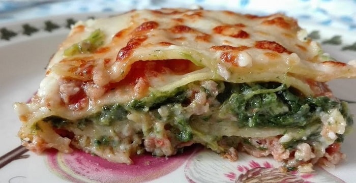 Lasagne con cime di rapa, scamorza e salsiccia