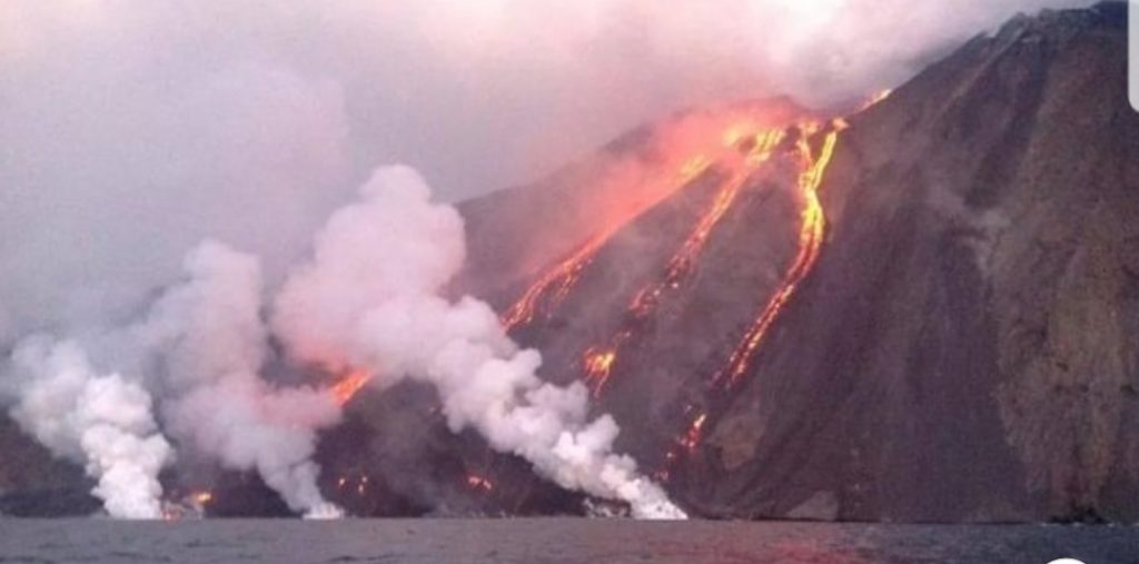 Vulcano Stromboli riprende l’attività: per gli esperti è tutta “colpa” dell’Etna