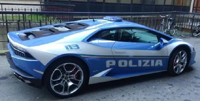 Trapianto salva vita, la polizia trasporta un rene a tempo di record in Lamborghini