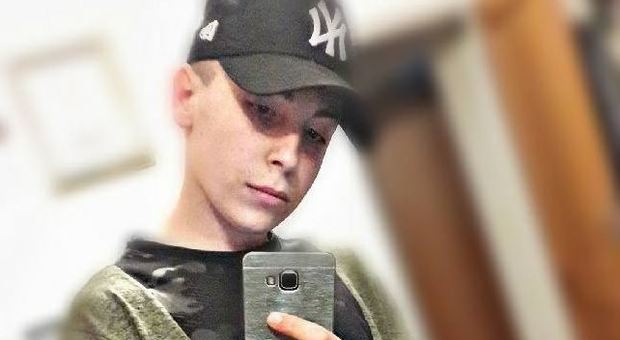 Meningite, Federico muore a 15 anni. La mamma: «Non l’ho fatto vaccinare, la sua morte non sia vana»