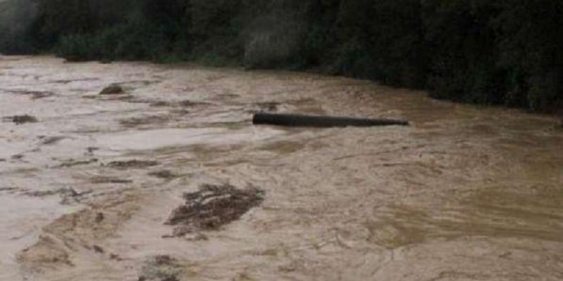 Pisa, auto con coppia a bordo travolta da un torrente in piena: dispersi