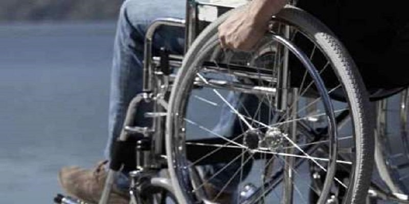 Viareggio, ragazzo disabile si è sparato in testa davanti all’agenzia delle entrate