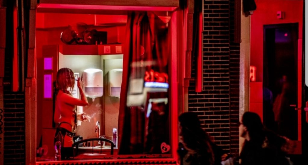 Amsterdam: la prima Sindaca donna vuole chiudere  le case a luci rosse