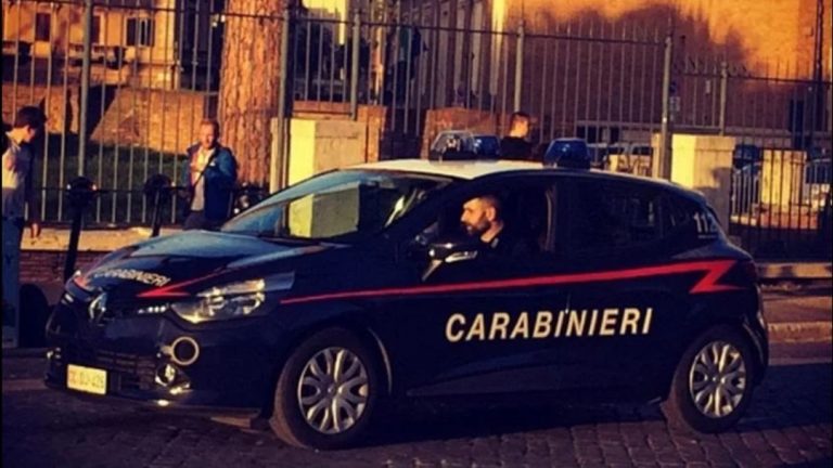 Evade dai domiciliari, ma si smarrisce e chiede aiuto ai Carabinieri