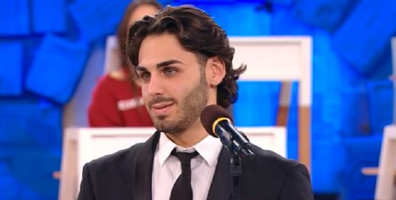 Alberto Urso trova l’amore, esplode la passione con una concorrente di Amici