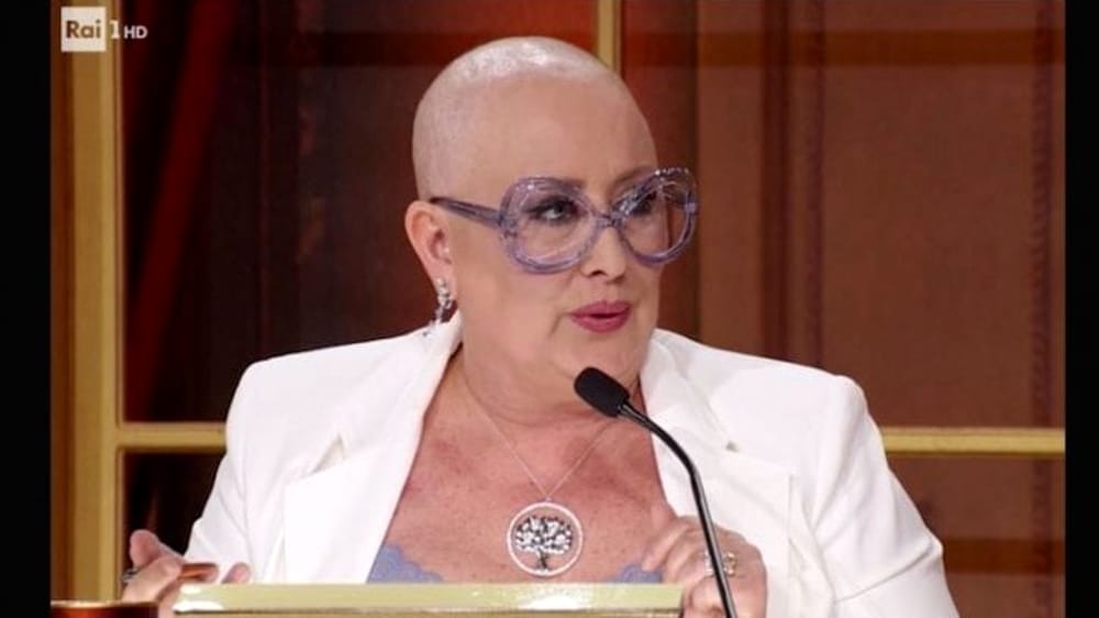 Carolyn Smith, la lotta contro il cancro continua. L’annuncio su Instagram: si è risvegliato