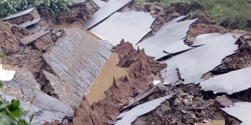 “Ci sono decine di morti e centinaia di feriti. Le strade sono impraticabili”, terremoto devastante: gli aggiornamenti