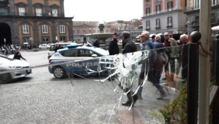 Sparatoria a Trieste davanti alla Questura: morti i due poliziotti