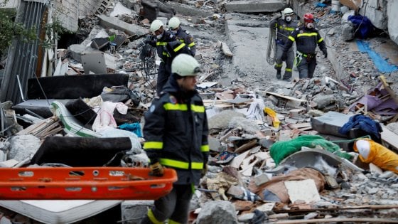 Terremoto, nuova forte scossa fa tremare l’Albania: panico a Durazzo