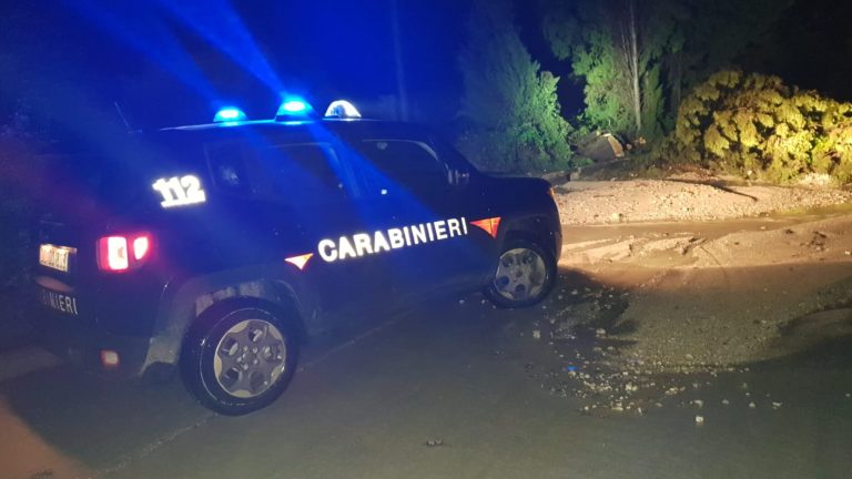 Orrore in Campania. Anziano pedofilo beccato in auto con un ragazzino: “Era senza pantaloni”