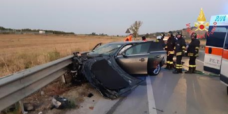 Un’intera famiglia distrutta, grave incidente in autostrada: 3 morti e 4 feriti