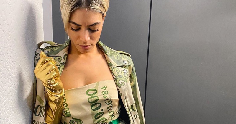 Elodie, l’outfit non passa inosservato: l’abito ‘dollaro’ costa tanti dollari