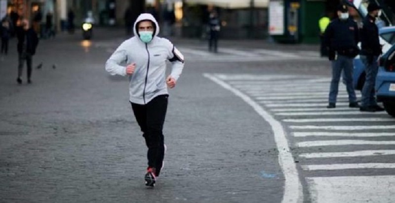 Coronavirus, jogging e sport all’aperto cambia tutto: le parole del viceministro