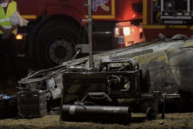 Tragedia in strada, auto si ribalta e prende fuoco: morti 5 bambini carbonizzati