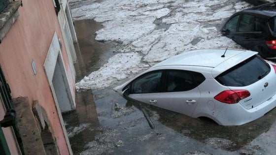 Violentissimo nubifragio, grandine e strade allagate. Le impressionanti immagini