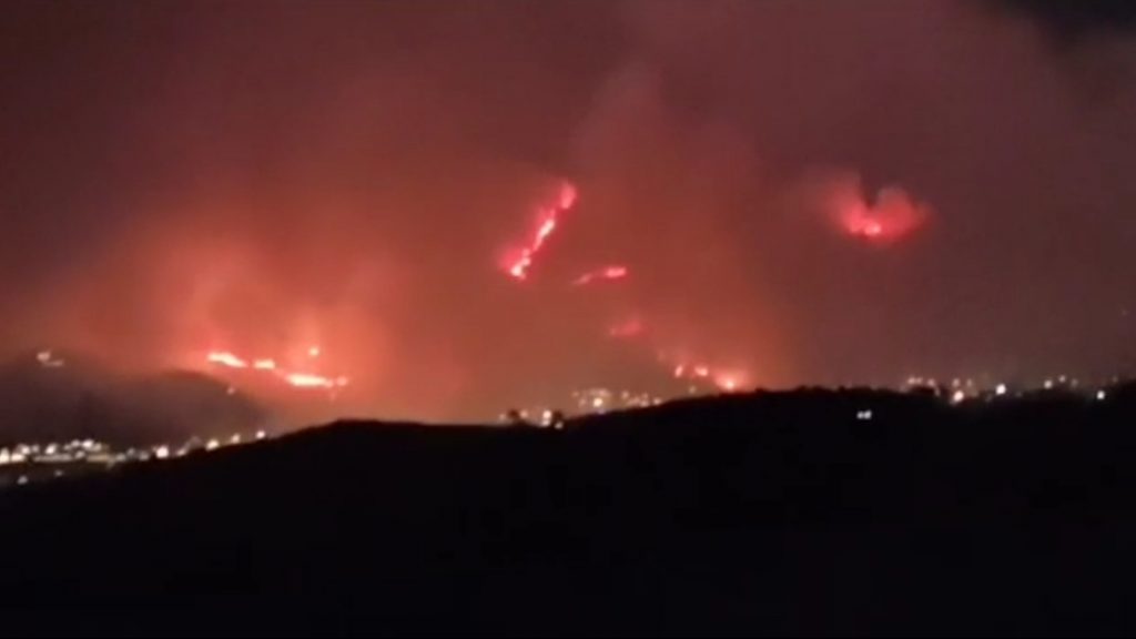 Italia terribile incendio, evacuata la città. Le immagini sono impressionanti