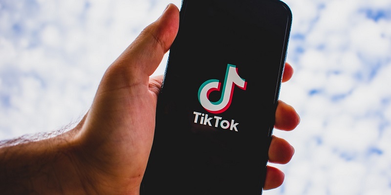 Tik Tok, morta star del social per un’assurda challenge: aveva solo 15 anni