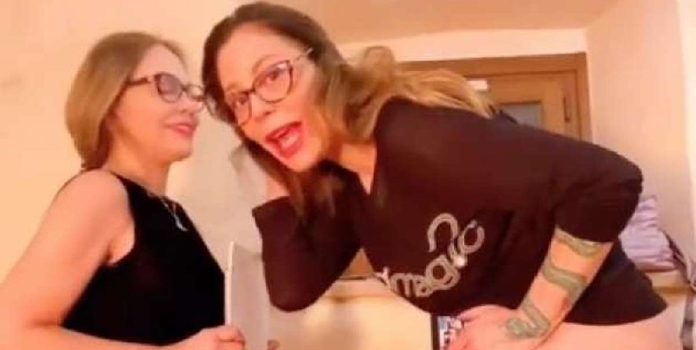 Naike Rivelli e Ornella Muti questa volta esagerano: il video è da censura