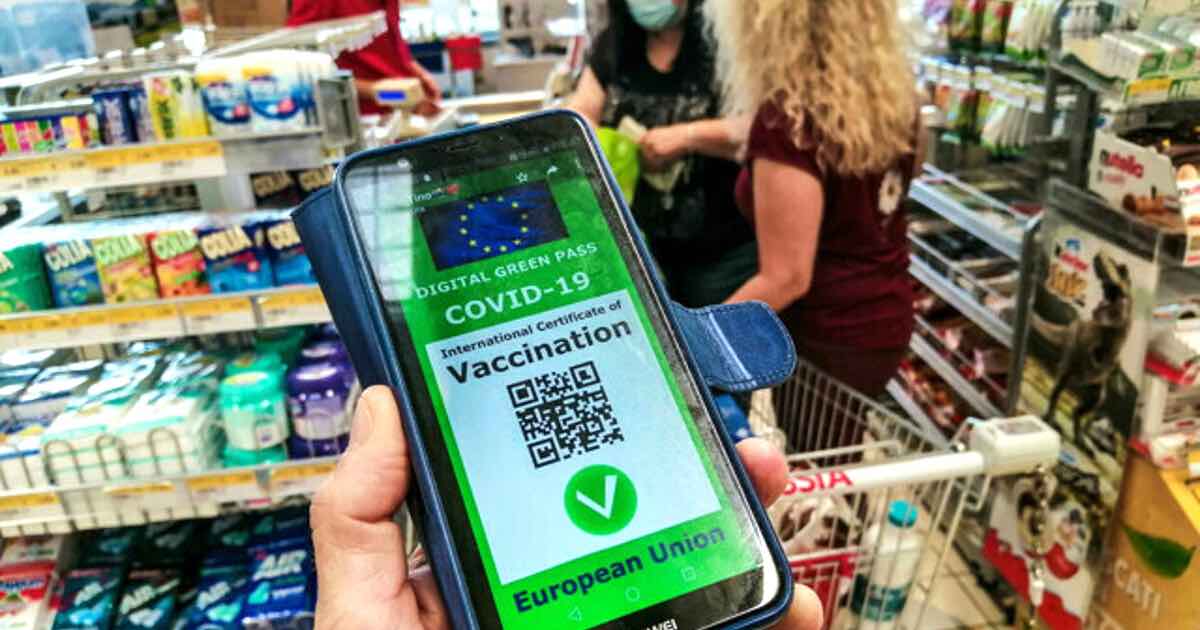 Green Pass revocato, la circolare inviata ai prefetti dal capo Dipartimento per gli Affari interni: ecco per chi