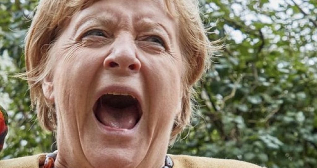 Angela Merkel, disastro in diretta: cosa è successo (Foto)