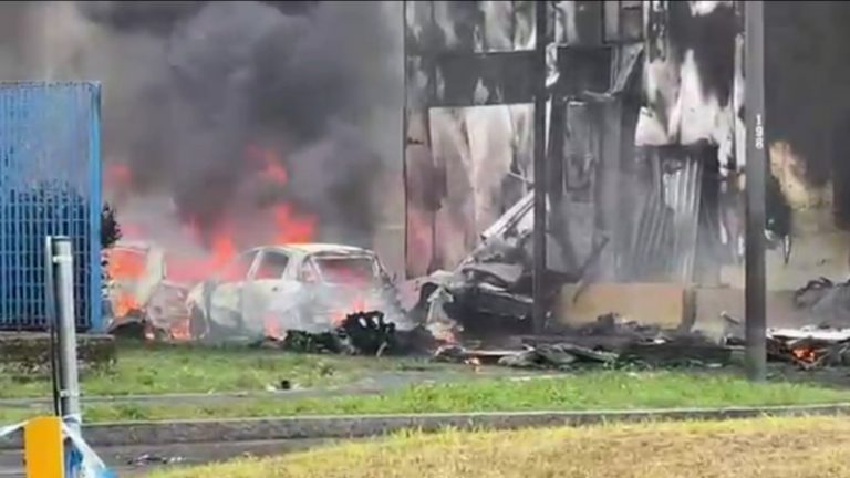 Aereo caduto a Milano, spunta un video dello schianto: immagini forti