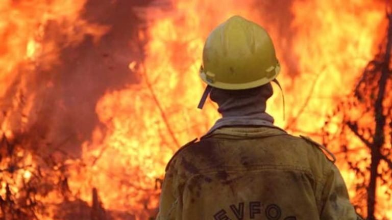 Prima un’esplosione e poi il devastante incendio: il bilancio delle vittime è drammatico