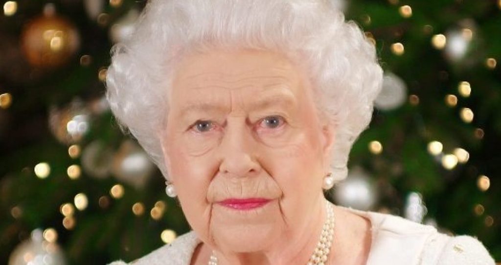 Regina Elisabetta, tristezza infinita al Palazzo: sono tutti addolorati a Buckingham Palace