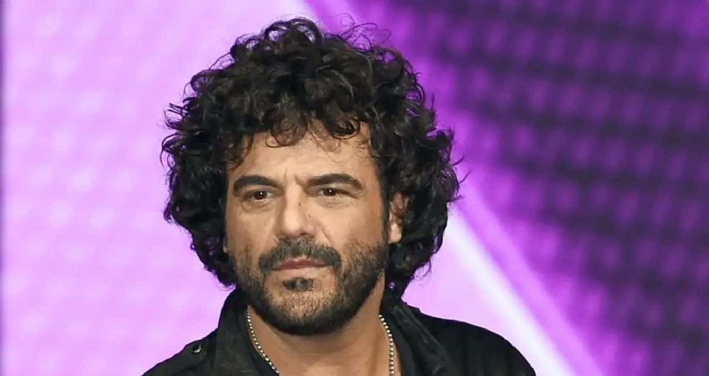 Francesco Renga, parole che spiazzano: “Non volevo ma, dopo quel gesto di Ambra devo parlare”