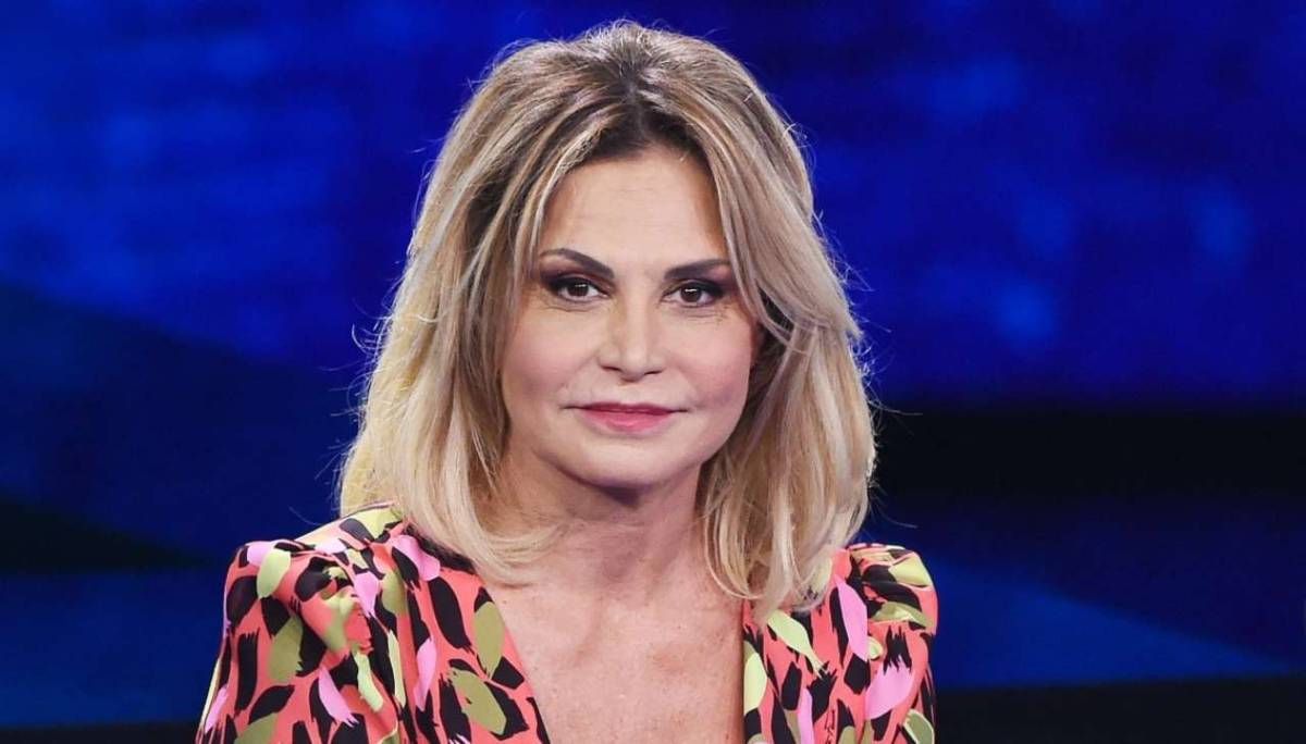 Simona Ventura, la dura lotta contro la schifosa malattia: polmoni compromessi