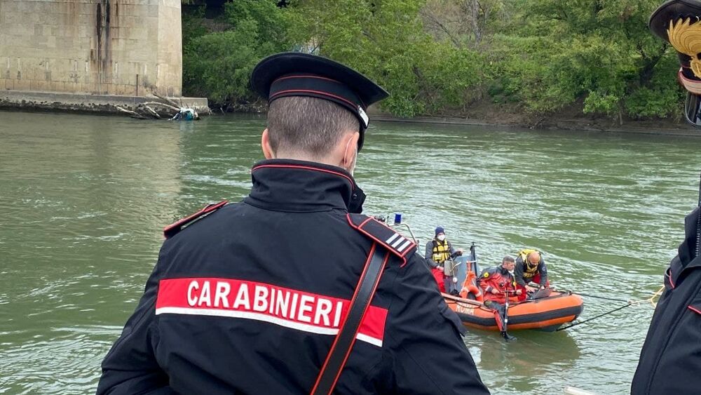 Italia sotto choc, speranze finite: il cadavere è stato appena ripescato nel fiume