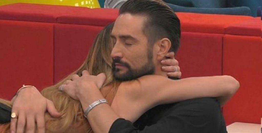 Alex Belli, lacrime e disperazione nella Casa del GF Vip: “Addio”