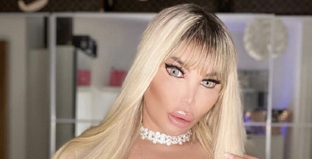 Jessica Alves, l’annuncio della barbie umana (ex Ken). Incinta di LUI, lo conoscete tutti! E’ il Super Vip italiano