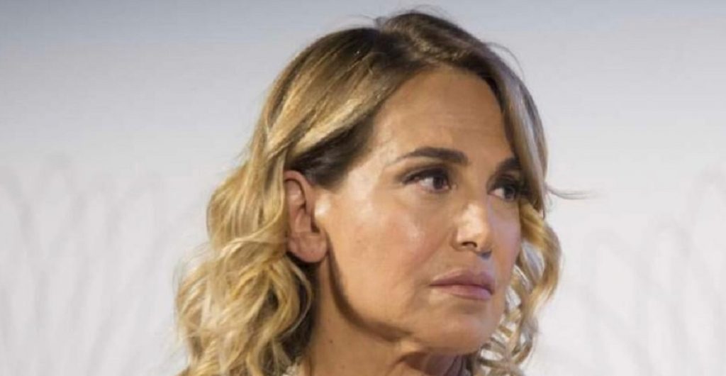 Barbara D’Urso, la notizia improvvisa: è successo dopo aver fatto il tampone. Le sue condizioni