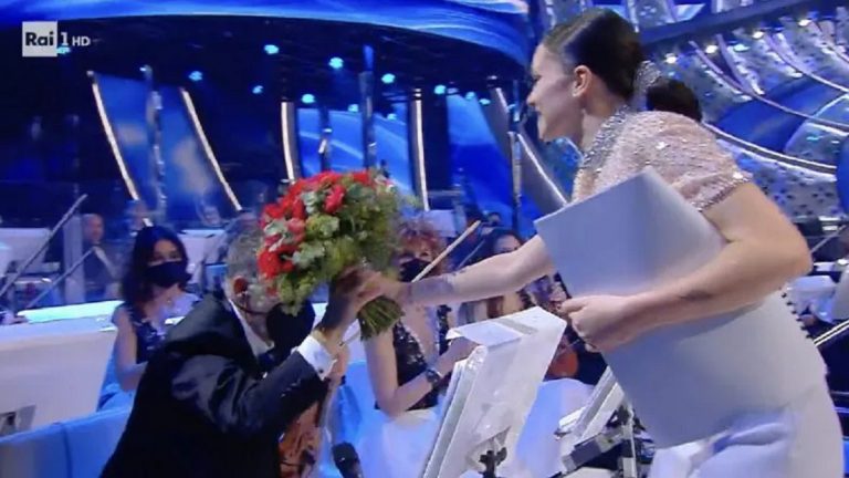 Francesca Michielin a Sanremo 22: “Ecco perché ho rifiutato i fiori”. Il motivo del gesto