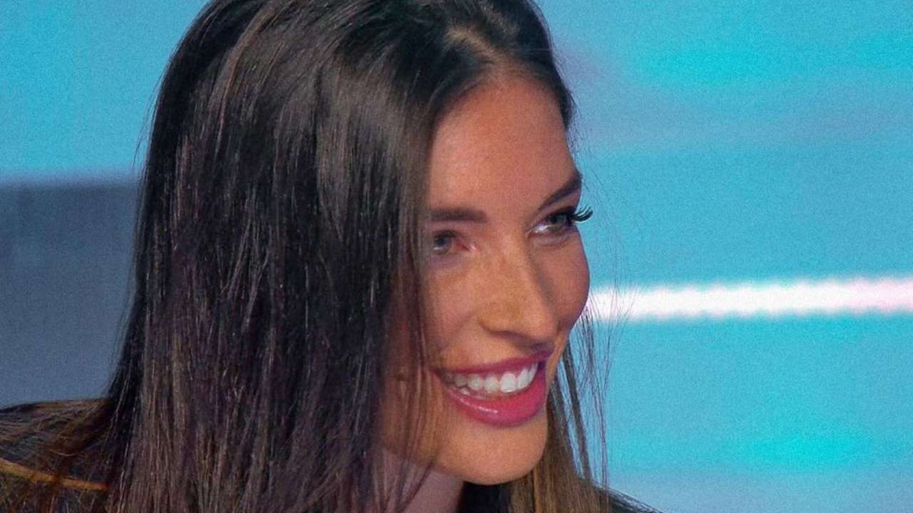 Isola dei Famosi: chi è la ragazza che viene sempre inquadrata? Famosissima