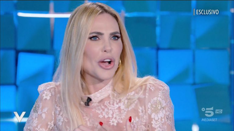 Ilary Blasi, “solo con le mutande nel camerino”: il video diventa virale