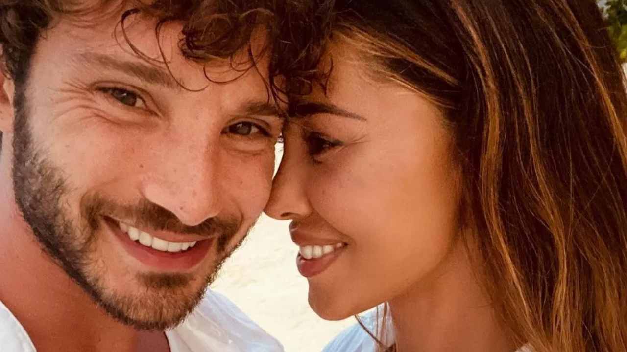 Belen e Stefano, la fuga d’amore che fa impazzire tutti: video