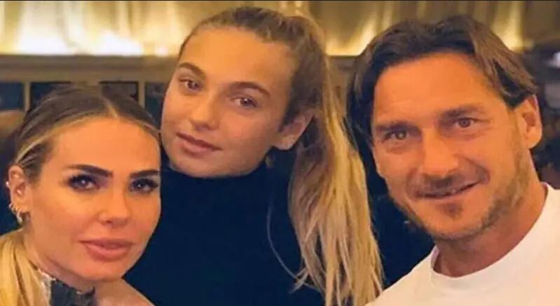 Totti- Blasi: la figlia Chanel si sfoga sui social. Il video diventa virale, ecco con quale genitore vuole stare