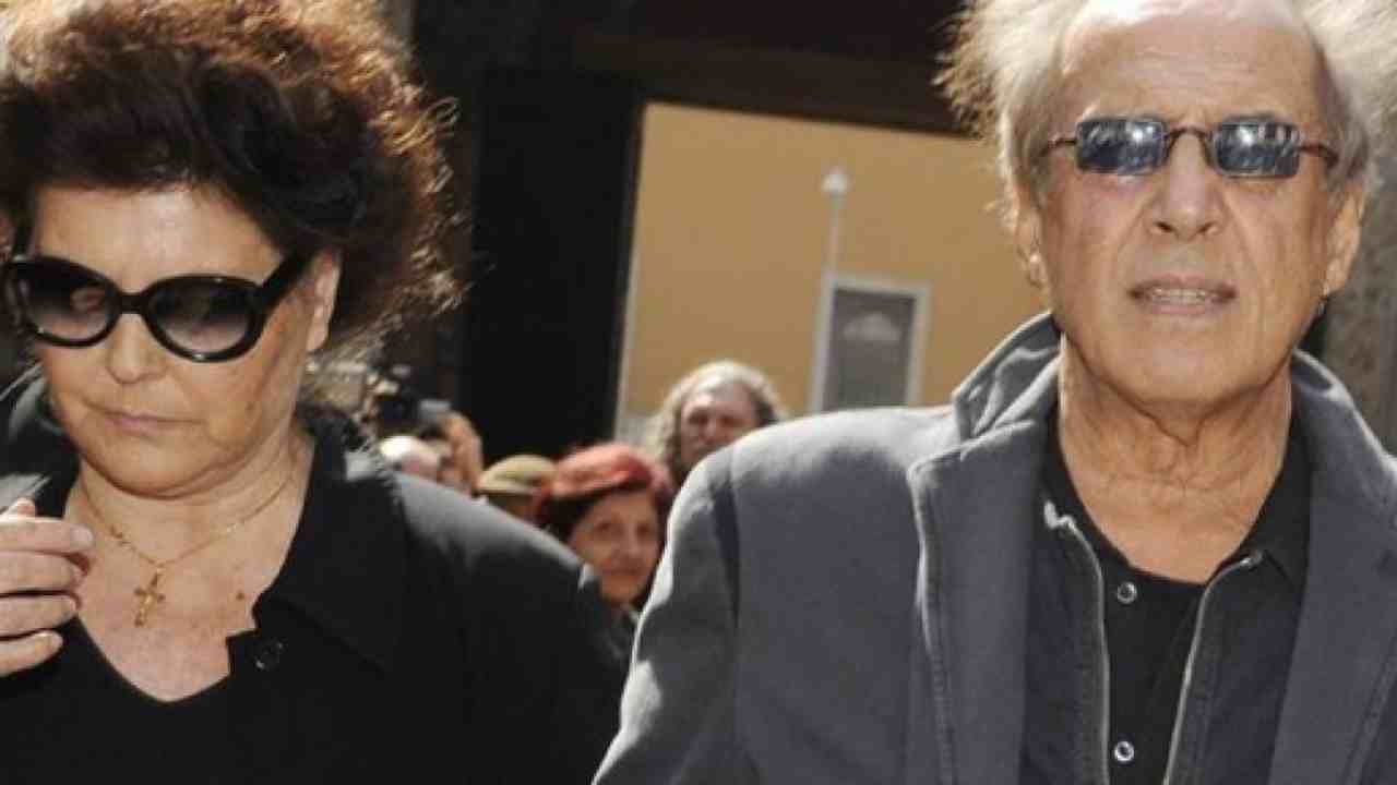 “Matrimonio in mille pezzi”: Adriano Celentano, il tradimento è stato molto pesante | L’amante una famosissima