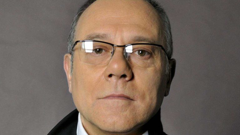 Carlo Verdone, polvere bianca nella valigia. Fermato all’aeroporto di Londra