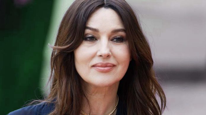 Monica Bellucci e il segreto dietro il suo grande fascino: ecco cosa fa l’attrice per essere sempre così bella