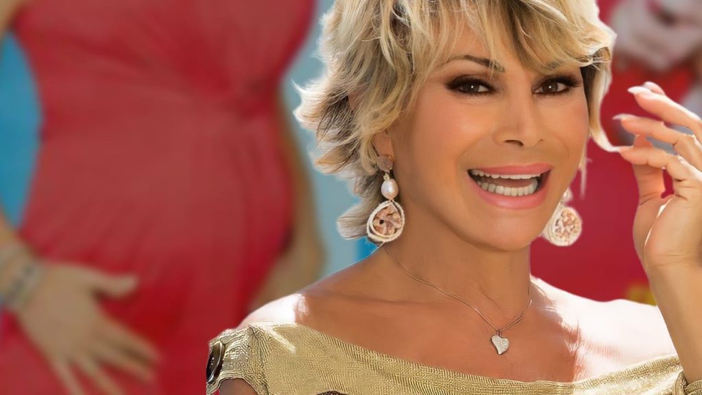 Carmen Russo incinta, lo scatto col pancione commuove tutti: che gioia | FOTO