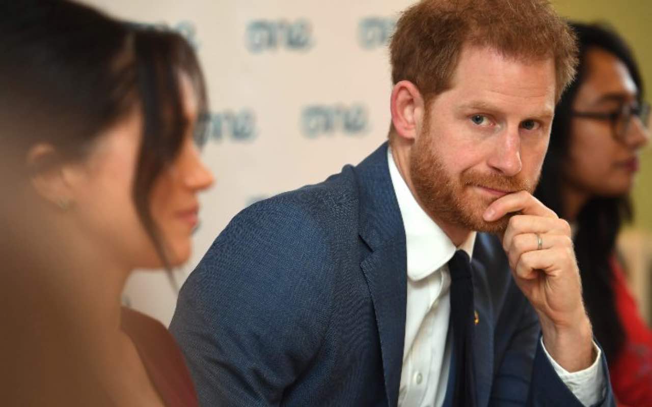 Harry e Meghan, che figuraccia! | La terribile vendetta di Re Carlo: umiliati in mondovisione