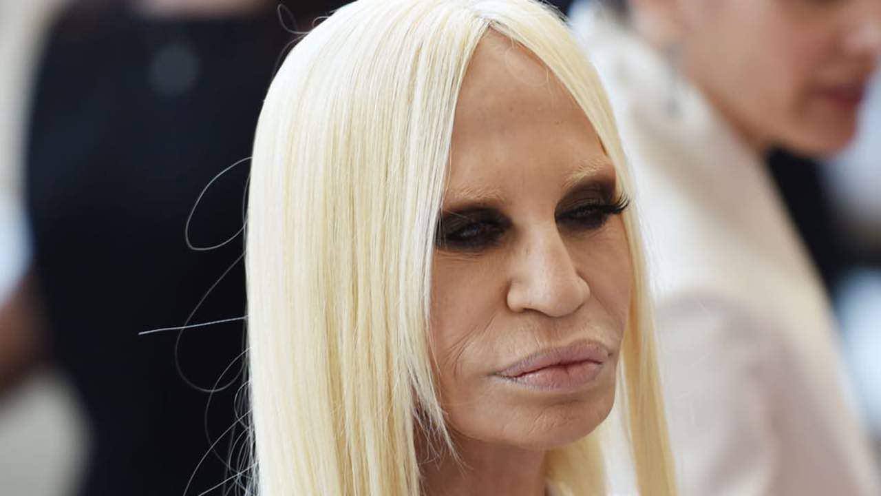 Lutto Donatella Versace, “Un dolore troppo forte per continuare a vivere”