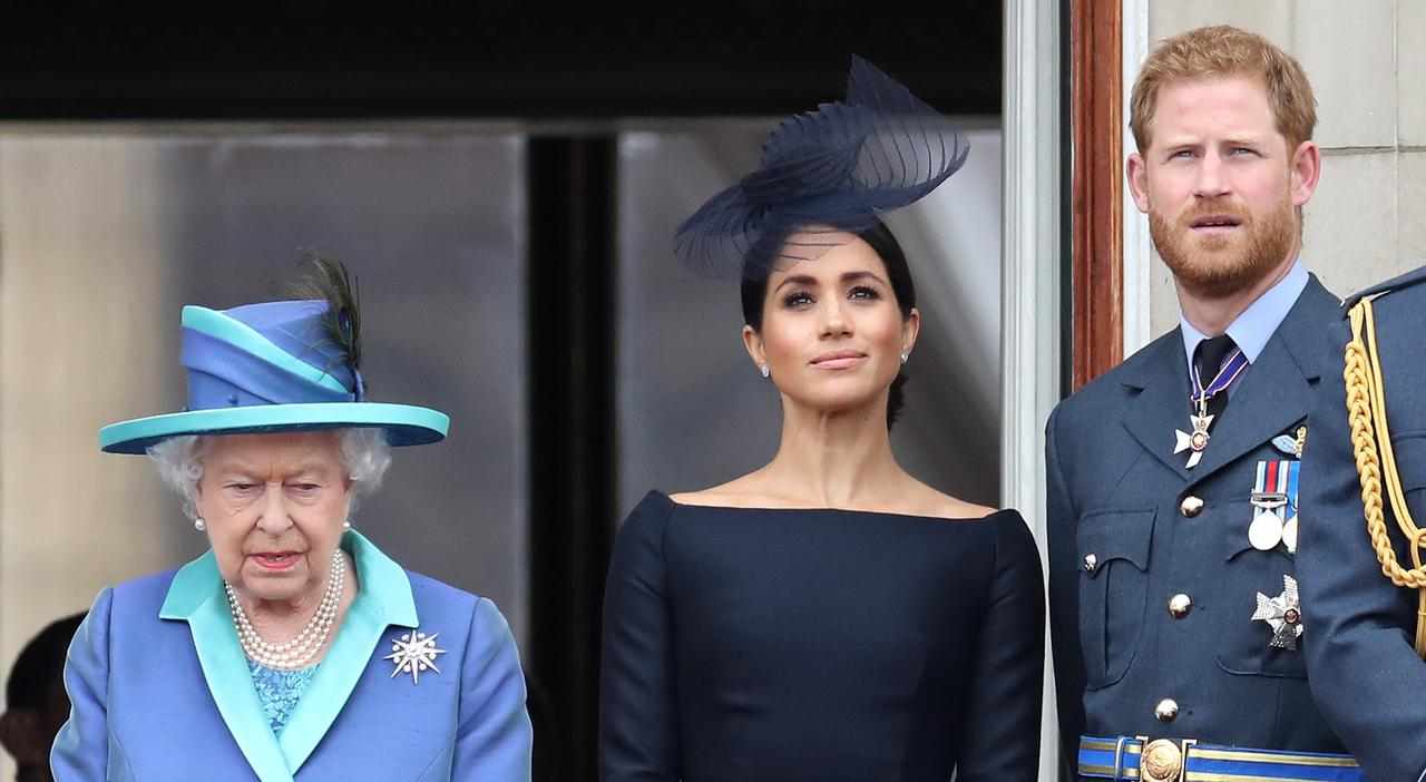 Regina Elisabetta, il testamento lascia fuori Harry e Meghan: polemiche anche dopo la morte