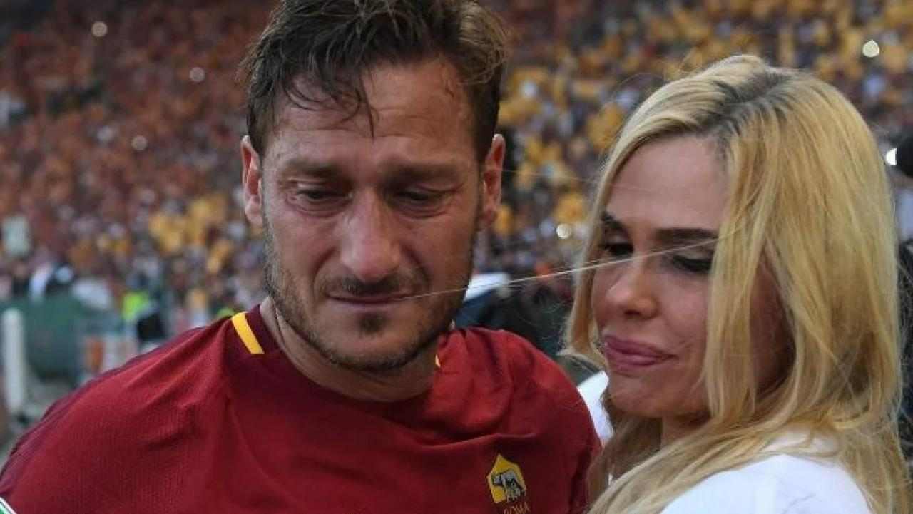 Totti Blasi, le drammatiche parole: “La vita decide per noi”. Lacrime scorrono a fiumi