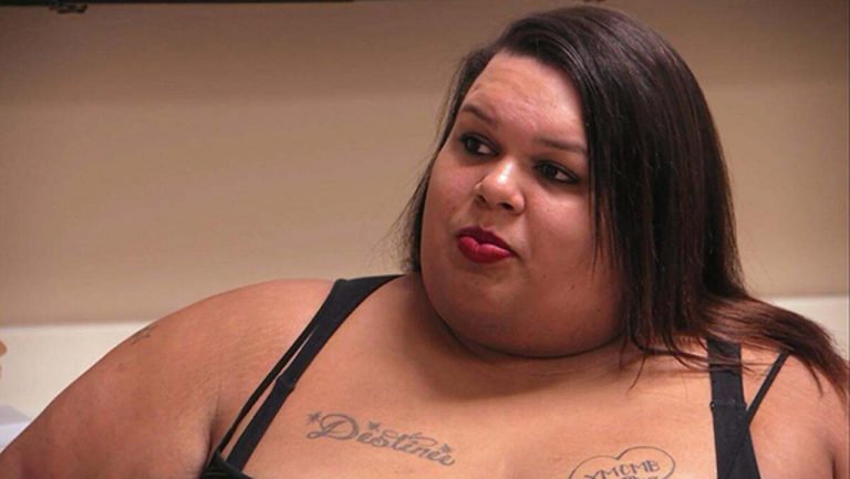 Vite al limite: Destinee Lashaee prima paziente transgender. Pesava più di 300 Kg, adesso è irriconoscibile