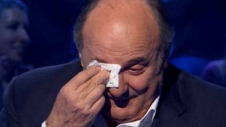 Gerry Scotti: il terribile dolore che nasconde dietro il sorriso. La situazione è pesantissima